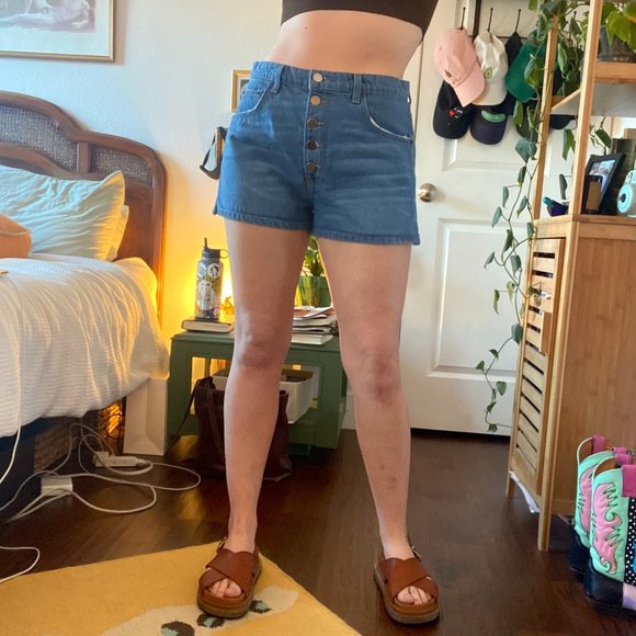 Reformation Shorts - Picture 1 of 3